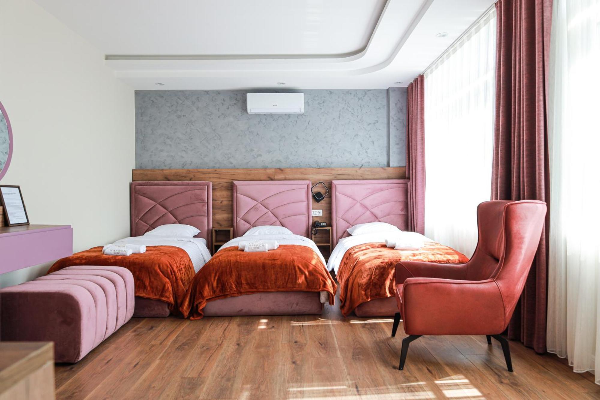 Nafron Hotel Prizren Exteriör bild