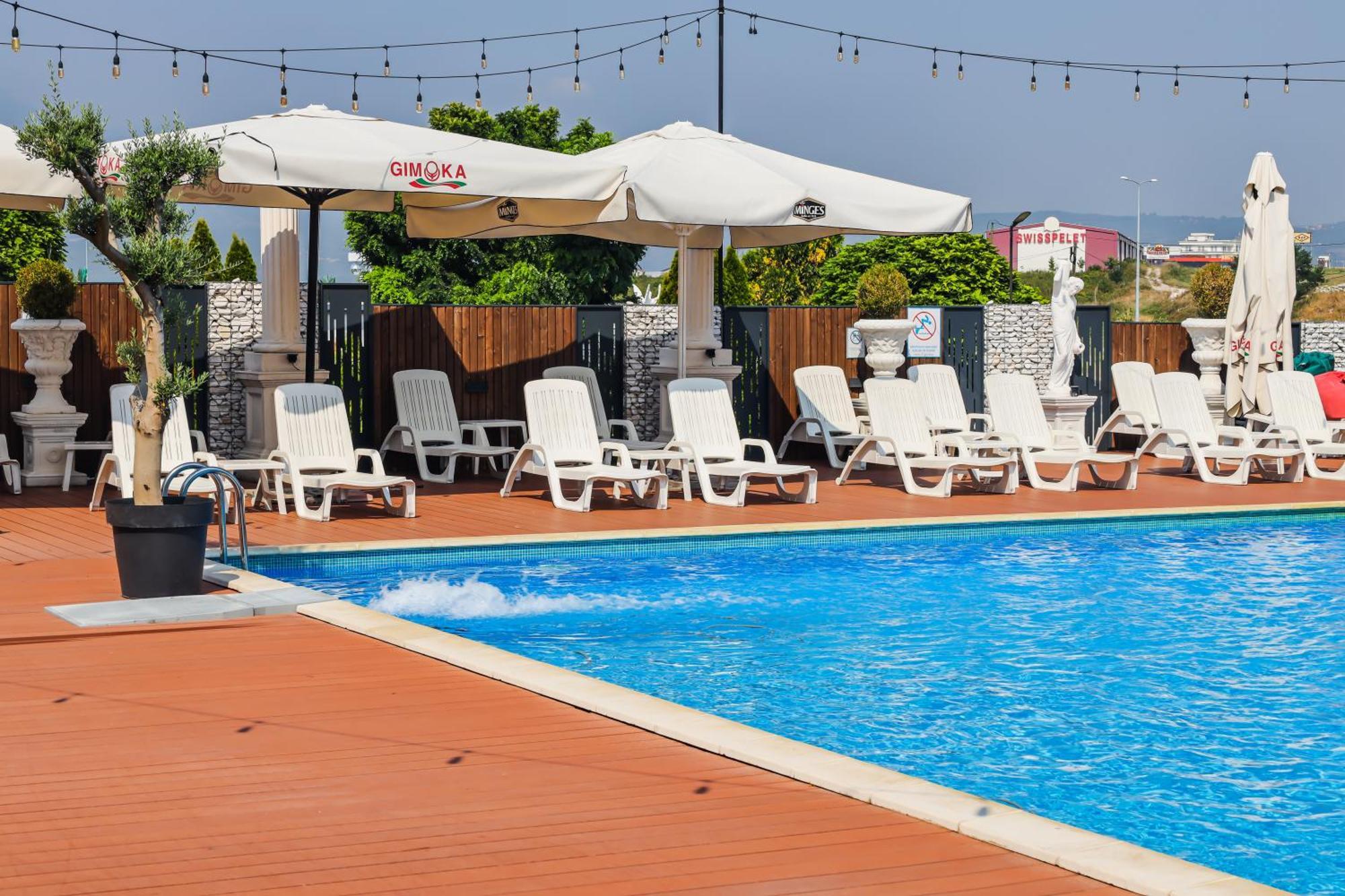 Nafron Hotel Prizren Exteriör bild