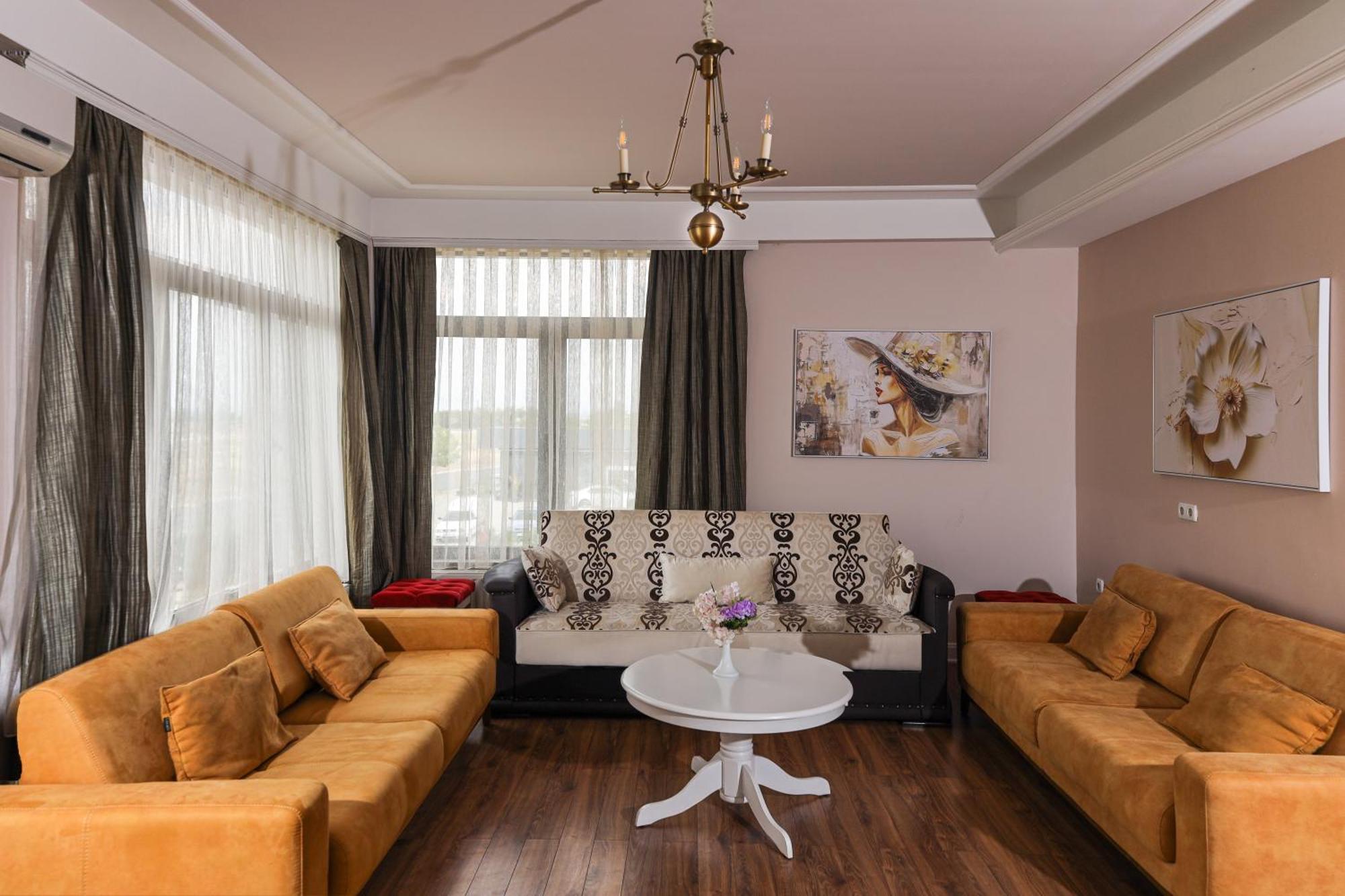 Nafron Hotel Prizren Exteriör bild