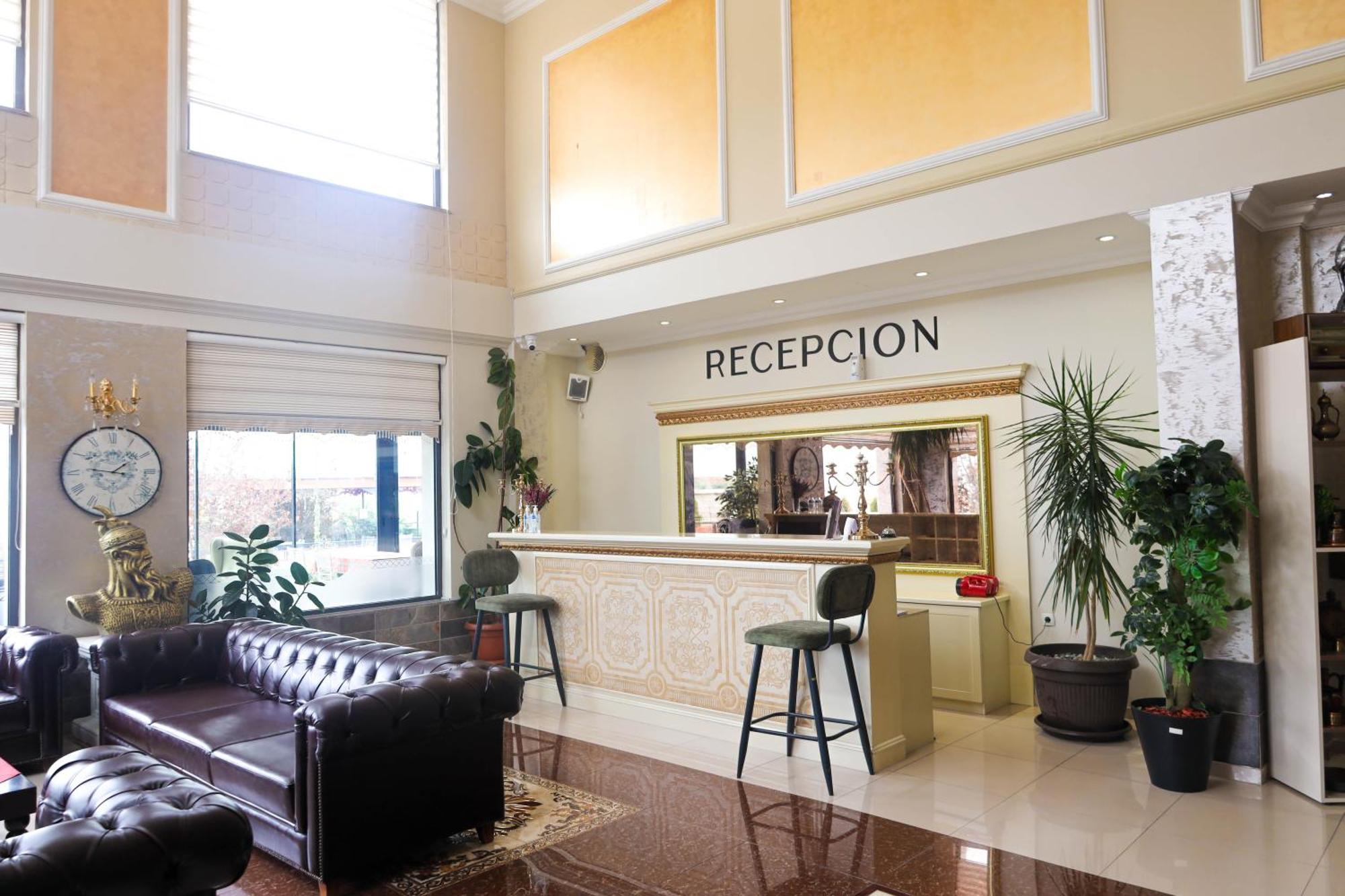 Nafron Hotel Prizren Exteriör bild